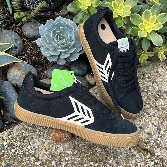 Cariuma Catiba Pro Low Black Gum Ivory Shoes - Picture 12 of 16